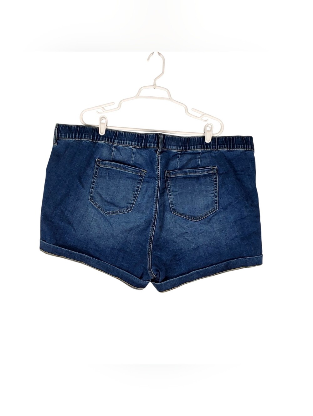 Torrid 3.5'' Weekend Mid-Rise Short - Picture 3 of 10